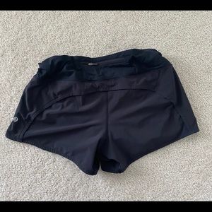 black lulu lemon shorts
